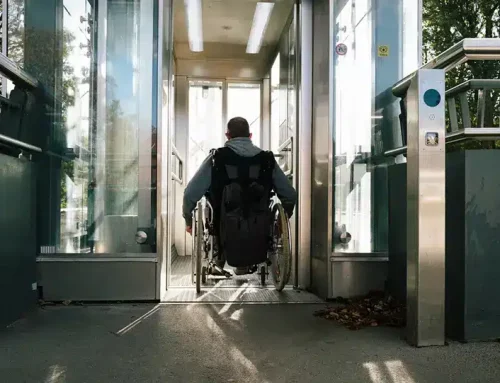 Barrierefreiheit am Aufzug